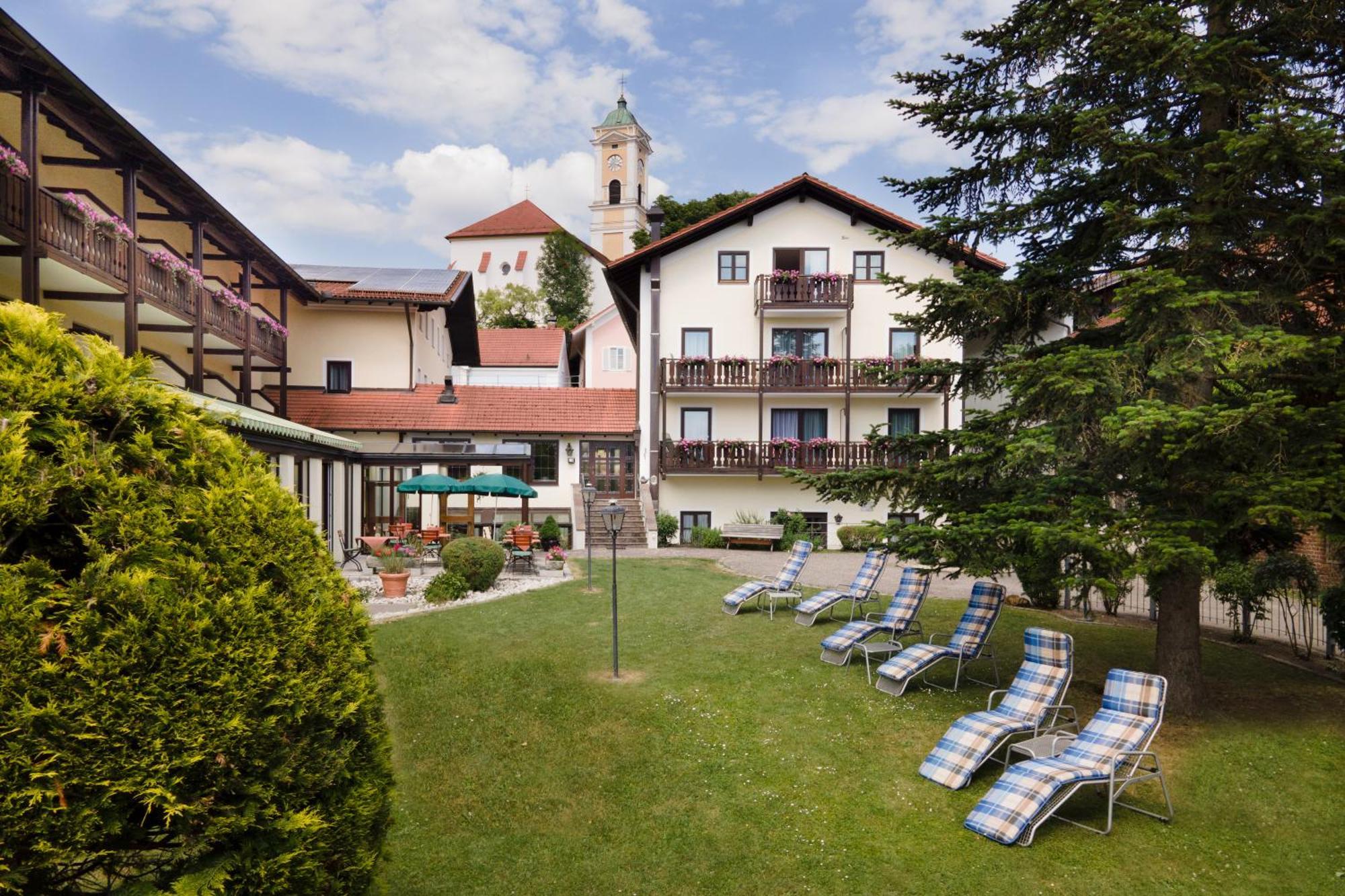 Graefliches Hotel Alte Post 巴特比恩巴赫 外观 照片