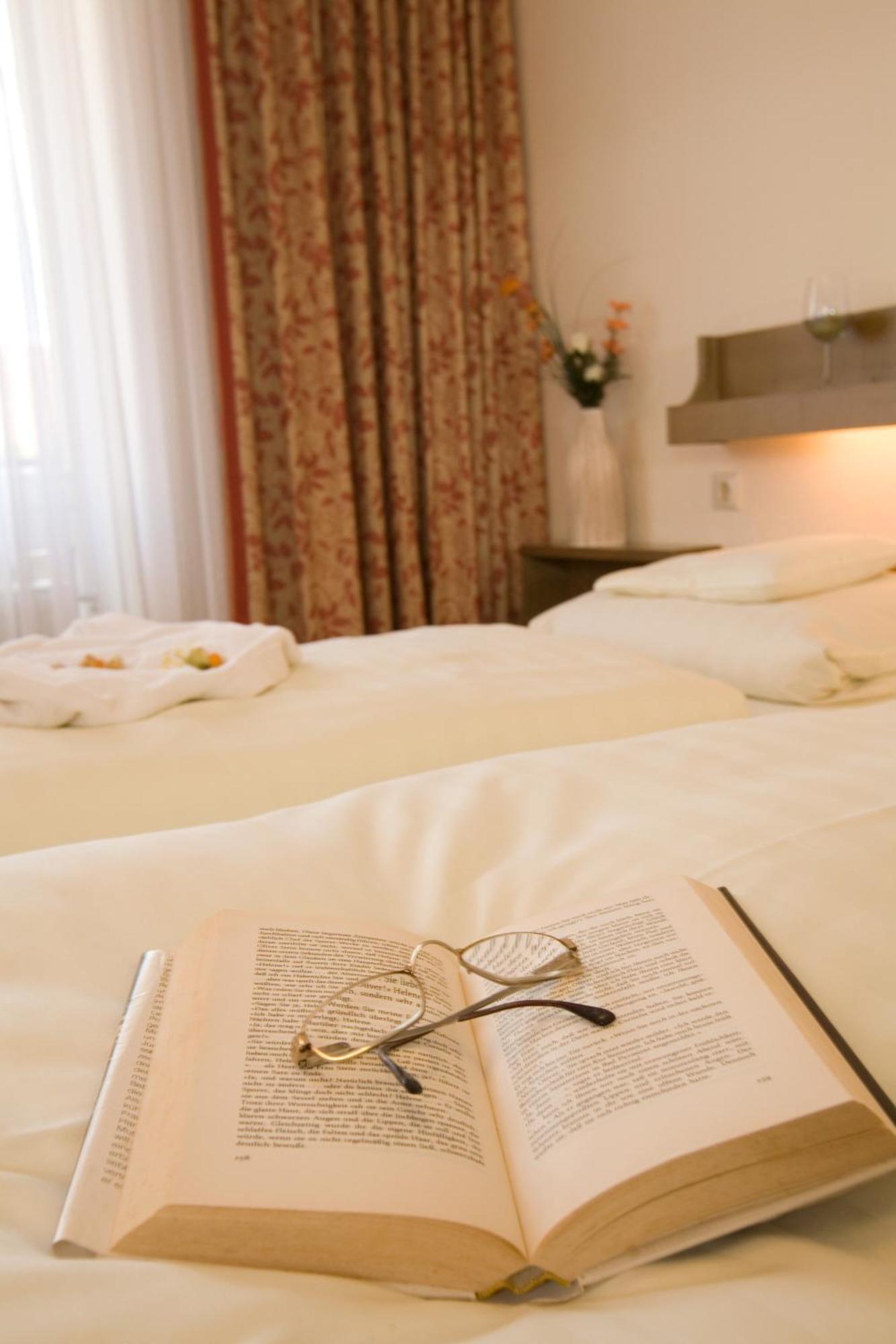 Graefliches Hotel Alte Post 巴特比恩巴赫 外观 照片