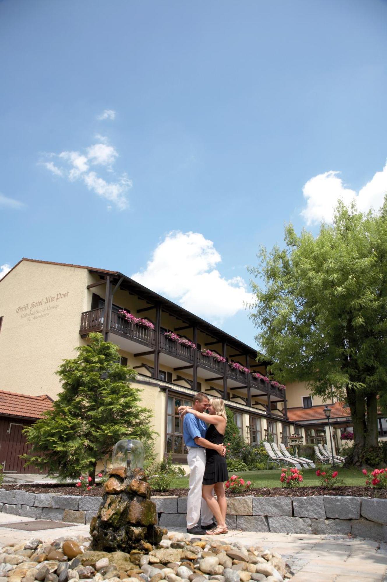 Graefliches Hotel Alte Post 巴特比恩巴赫 外观 照片