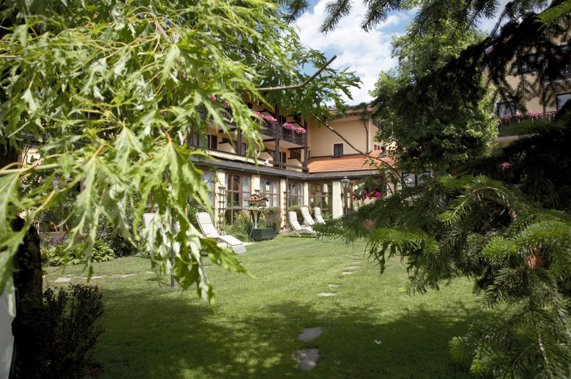 Graefliches Hotel Alte Post 巴特比恩巴赫 外观 照片