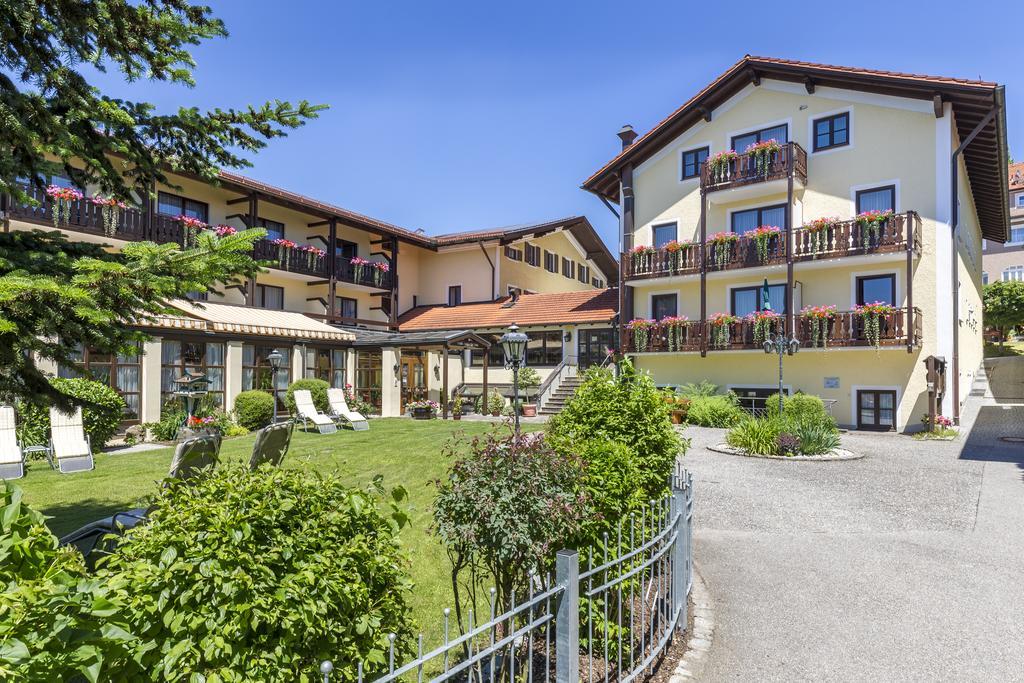 Graefliches Hotel Alte Post 巴特比恩巴赫 外观 照片